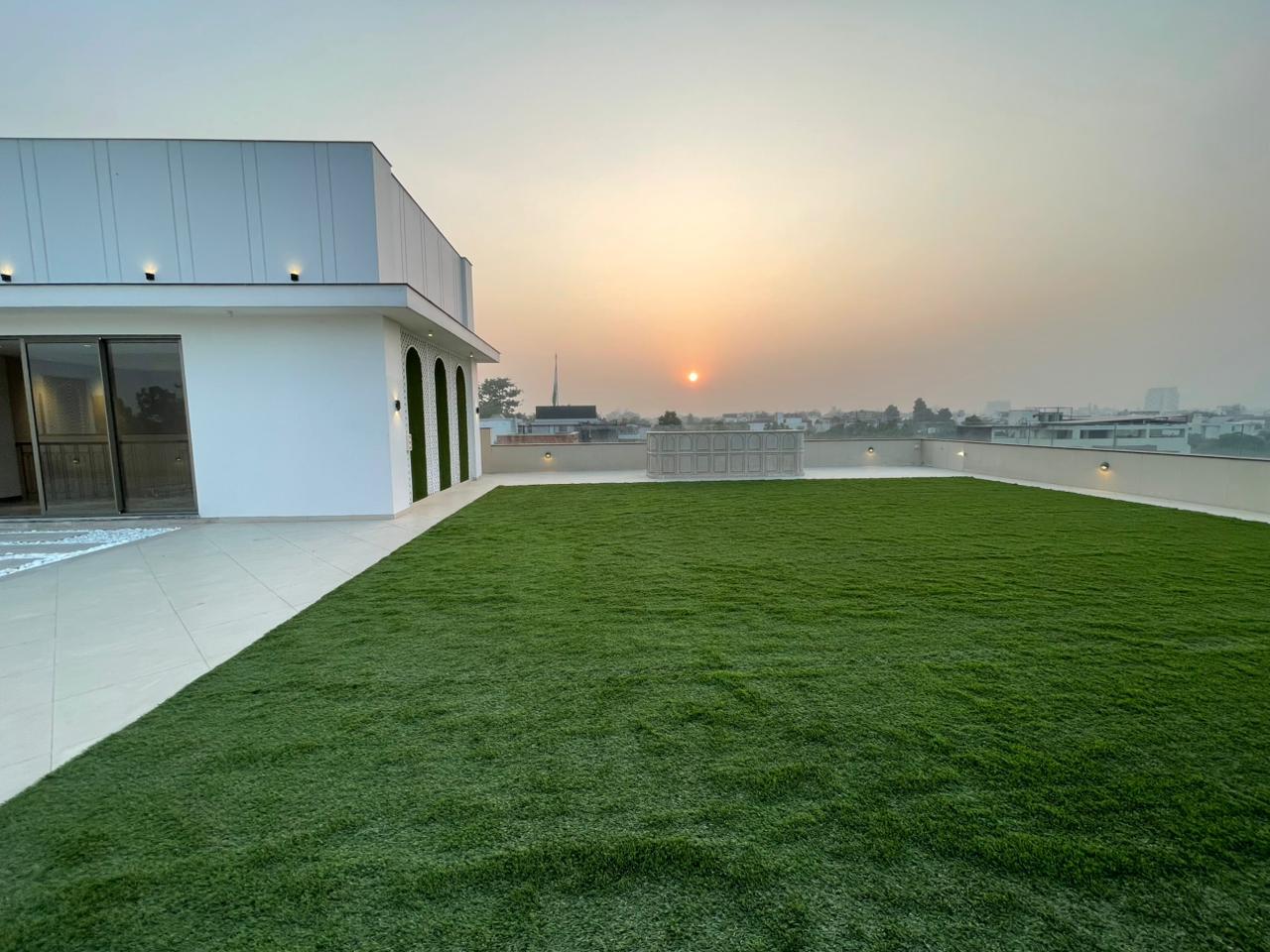 Anand Lok | 800 Sq. Yards | 3rd Floor with Private Terrace