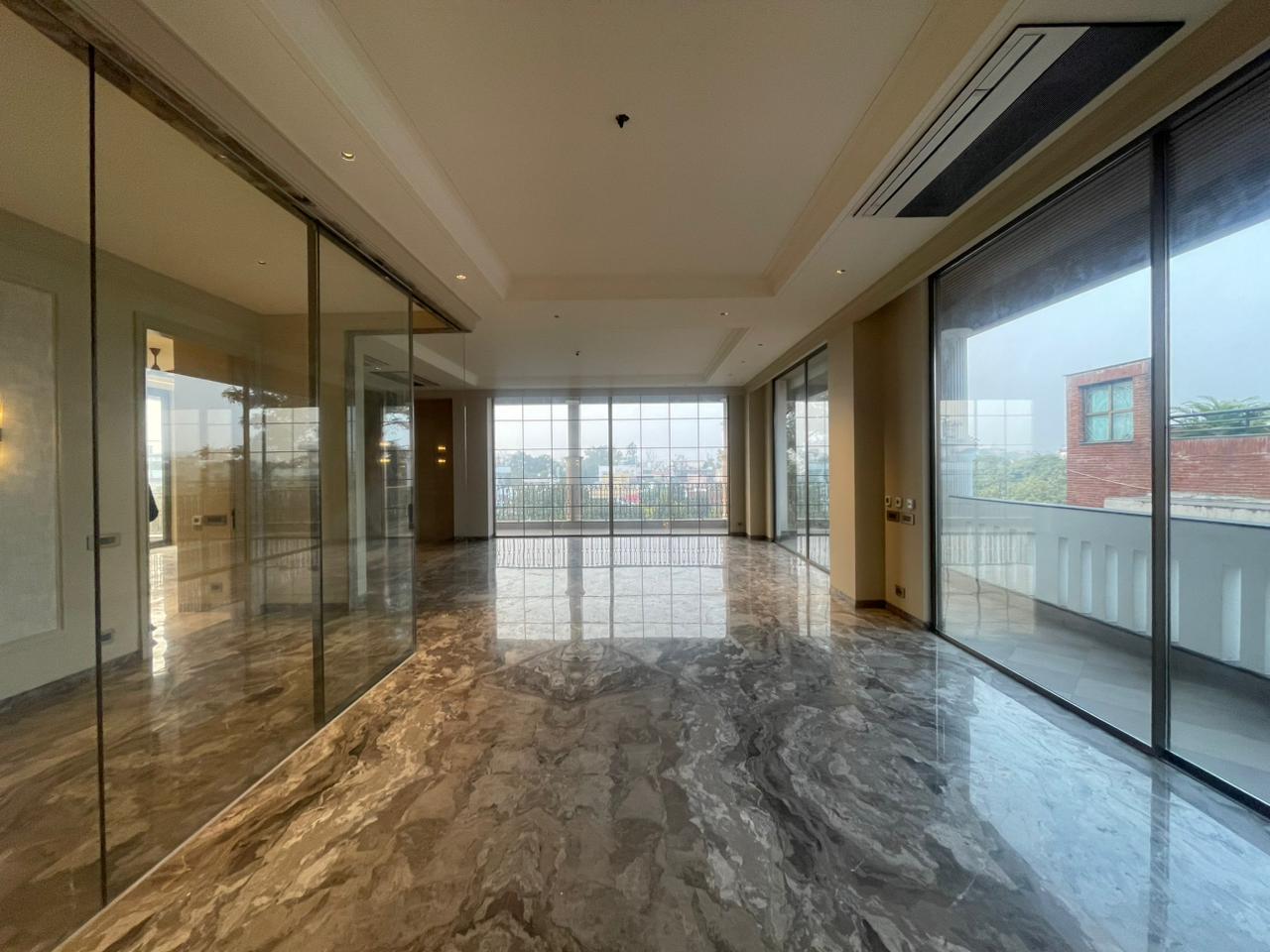 Anand Lok | 800 Sq. Yards | 3rd Floor with Private Terrace