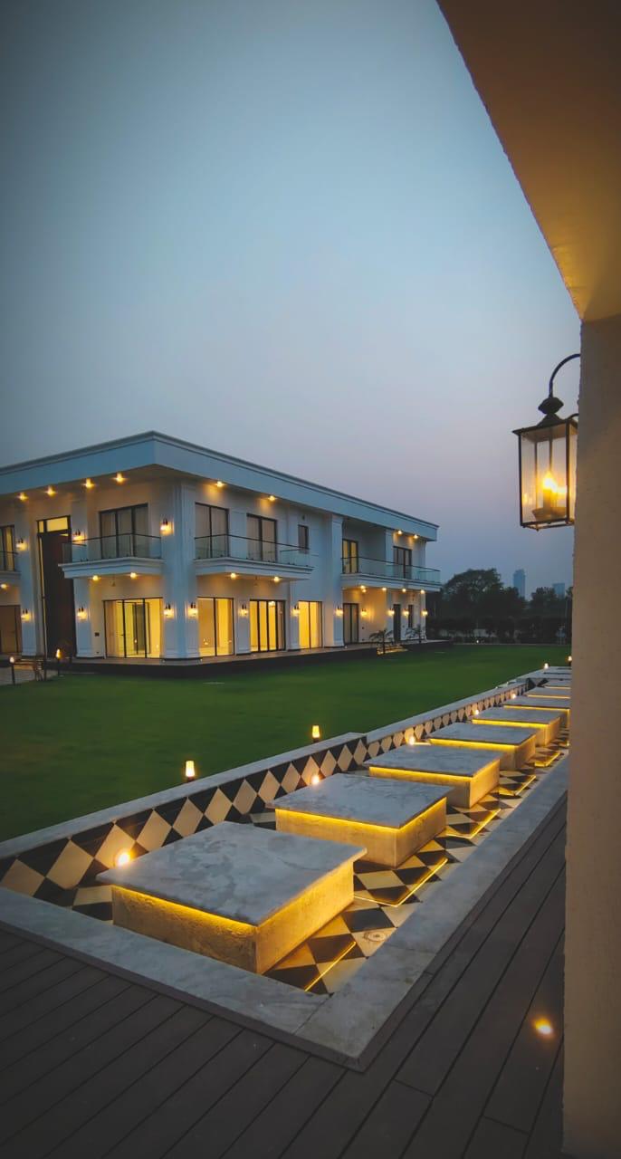 1 Acre Luxury Farmhouse for Sale in Dera Mandi, South Delhi