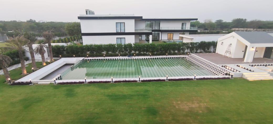 1 Acre Luxury Farmhouse for Sale in Dera Mandi, South Delhi