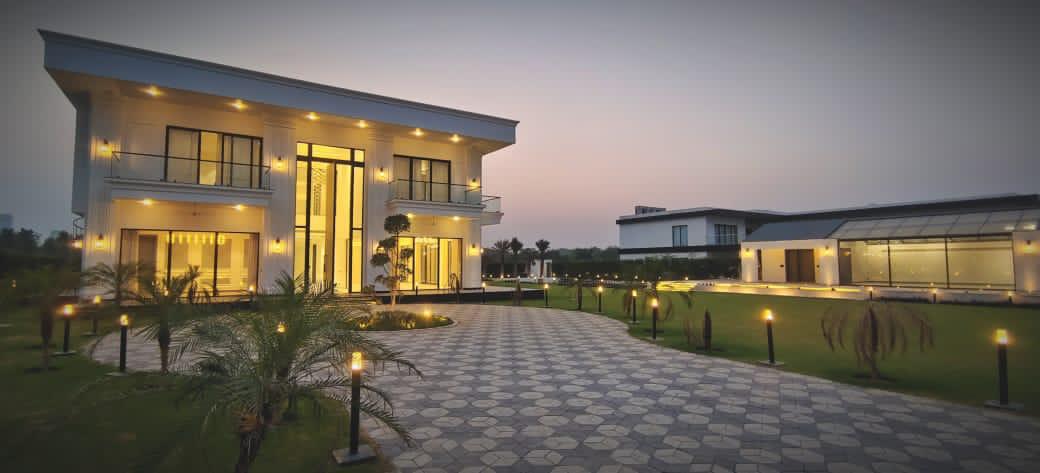 1 Acre Luxury Farmhouse for Sale in Dera Mandi, South Delhi